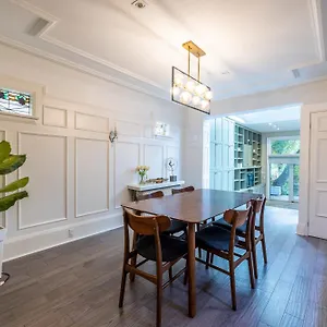 Double Bedroom On Up Or 3 Bedrooms In Basement Near Eglinton Subway Station Toronto